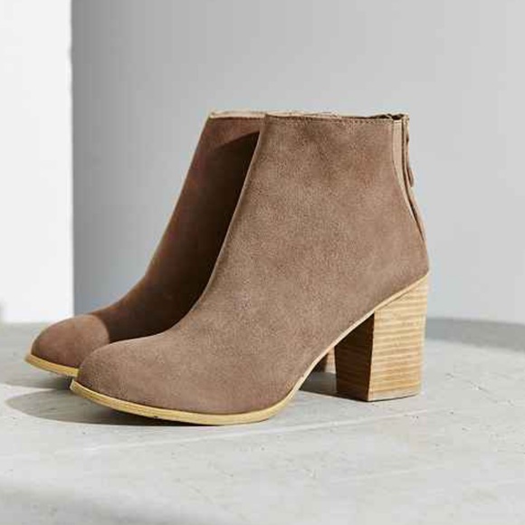 Urban Outfitters Shoes - Urban Outfitter Boots Sz 8